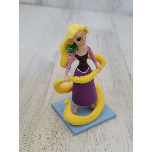 Jakks Disney Rapunzel Tangled Pascal Pixar toy figure - Picture 2 of 6